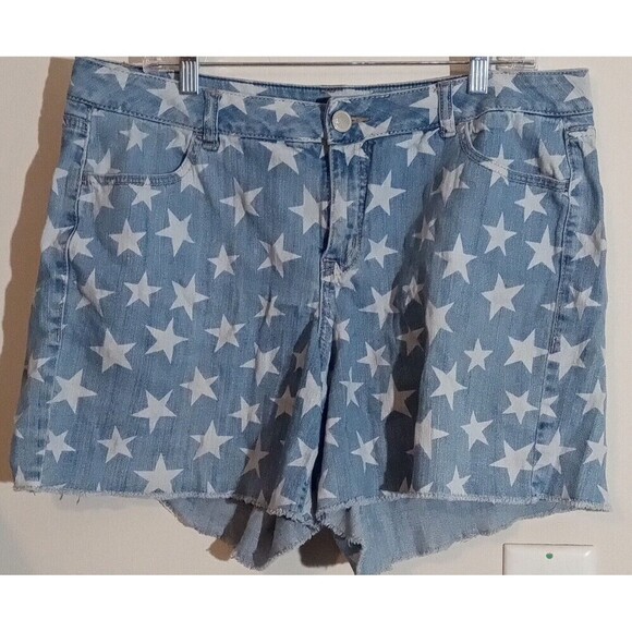 Lane Bryant Stars All Over Denim Cut Off Shorts‎ Women's Size 16, EUC, Cute! - Picture 1 of 3